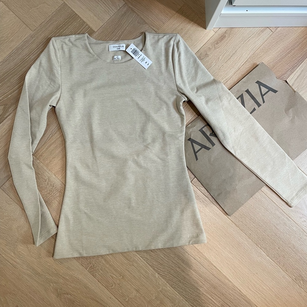 NWT Aritzia Contour Babaton Crew Hip Longsleeve Oat Beige Top Size M